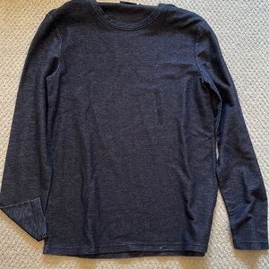 Men’s black sweater size M
